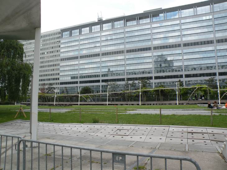  Jardin aménagé au dessus des voies ferrées de la gare Montparnasse